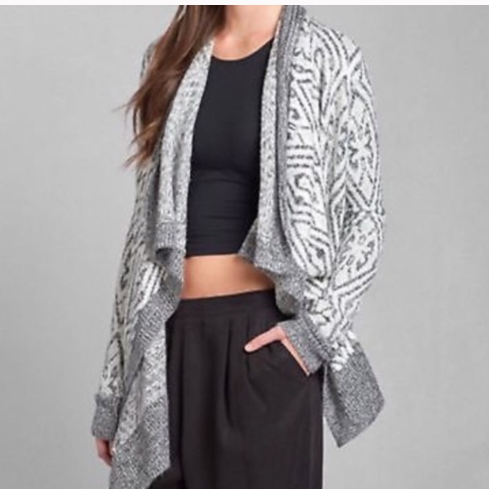Abercrombie & Fitch Blanket Sweater Cardigan
